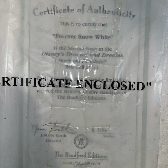 Collectible Porcelain Disney Princess Bells (11) - Picture 10 of 11